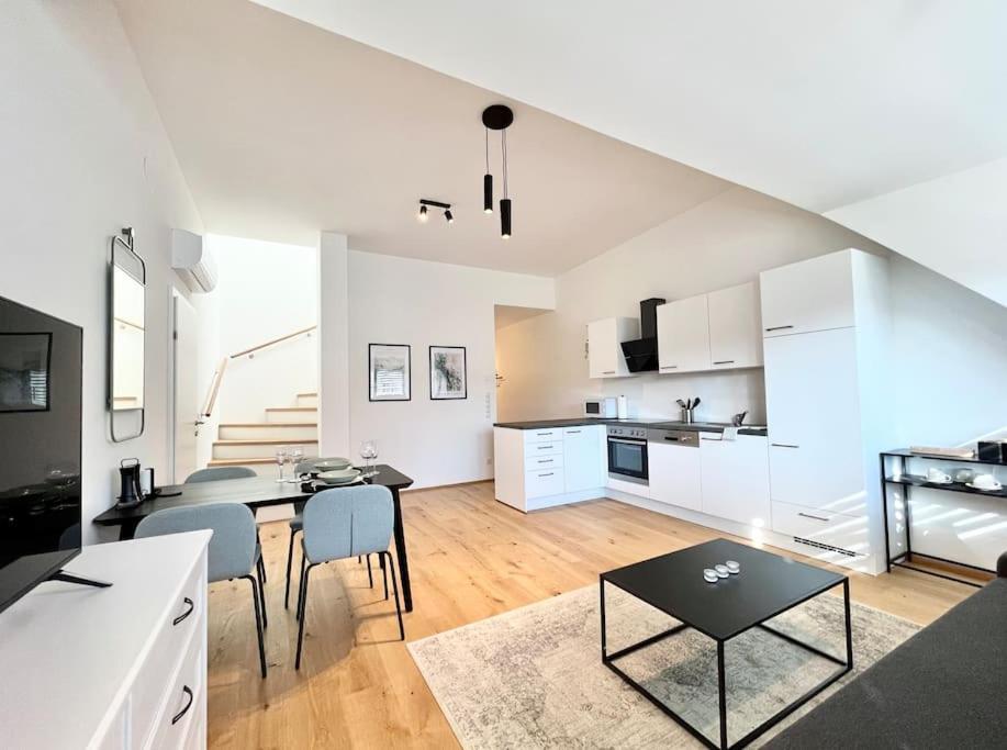 Orestaliving - Penthouse In 1020 Вена Экстерьер фото